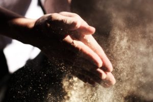 Vysokoškolské tituly neznamenají vysoký plat. Zájem roste o “obyčejné” řemeslníky