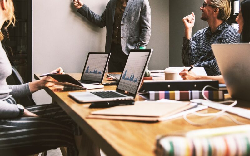 Jak si firmy vybírají partnery: co rozhoduje o dlouhodobé spolupráci